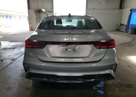 2023 Kia Forte Lx z USA, uszkodzony, nr VIN 3KPF24AD4PE570033